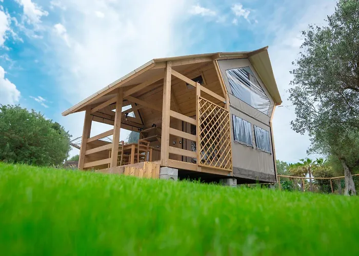 Agriglamping Butterfly House Sardegna 豪华帐篷